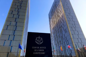Corte di Giustizia UE: per i consumatori niente obbligo di assistenza legale in mediazione Corte-di-giustizia-UE-300x200 Mediazione News 